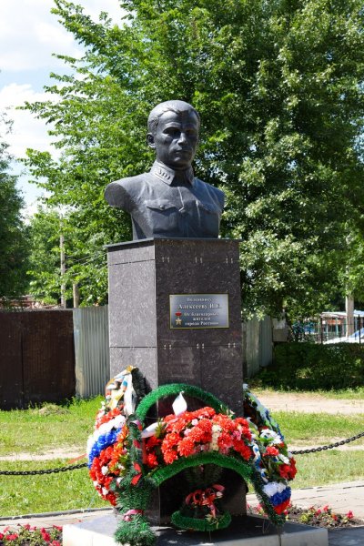 И. Е. Алексеев,Памятник, скульптура,Россошь
