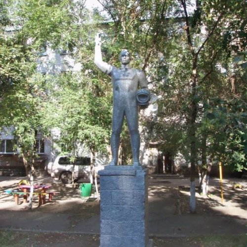 Памятник космонавту,Памятник, скульптура,Кызыл