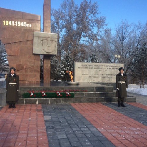 Мемориальный комплекс, посвященный Великой Отечественной войне,Памятник, скульптура,Кызыл