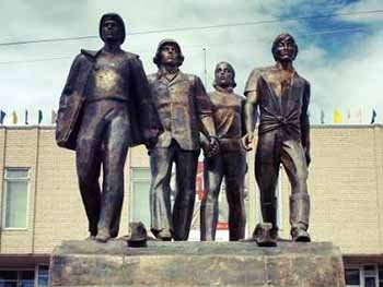 Памятник строителям БАМа,Достопримечательность,Северобайкальск