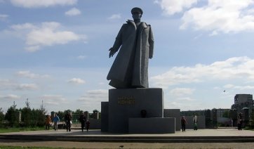 Памятник И.С. Коневу,,Киров