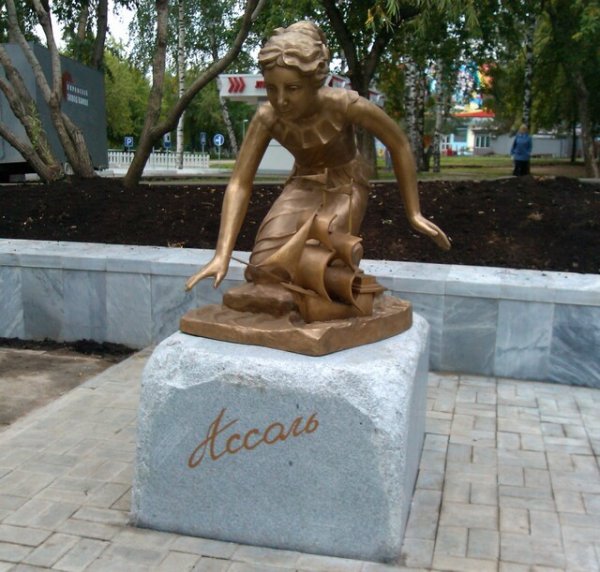 Скульптура «Ассоль»,,Киров