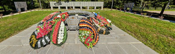 Памятник Советским Войнам