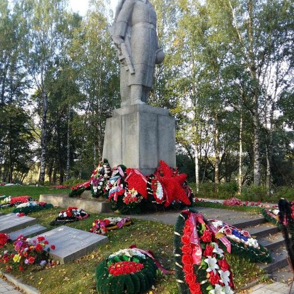 Статуя Мемориал неизвестного солдата