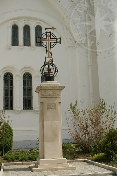 Крест в честь 2000-летия Рождества Христова,Крест,Владимир