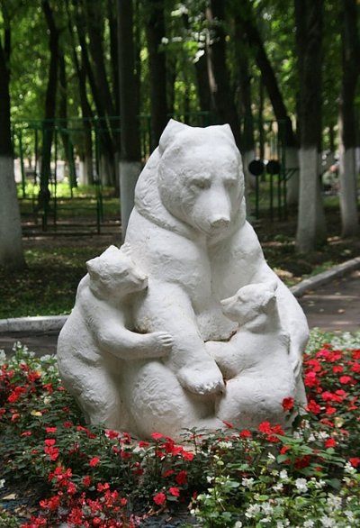 Скульптура Медведицы с медвежатами,Скульптура,Владимир