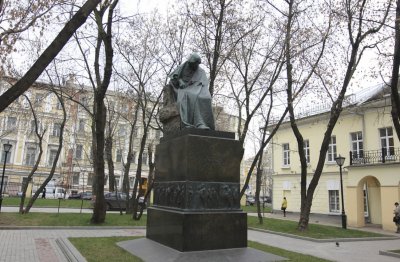 Памятник Н.В.Гоголю,Бюст,Владимир