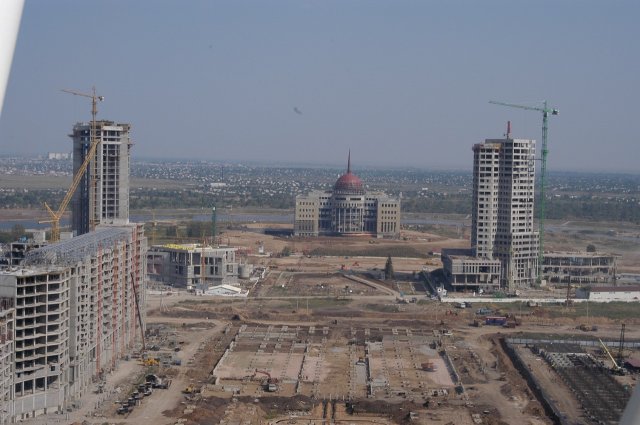Үлкен құрылыс, аудандардың құрылуы және инфрақұрылым: Астана қалай көшті
