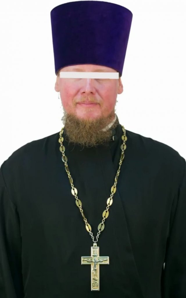 Азовский священник домогался троих приёмных дочерей