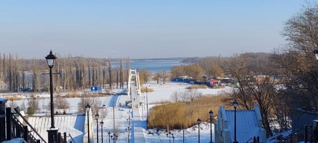 «Белый лебедь» реки Азовка: история необычного моста в Ростовской области   