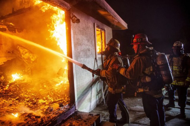 Фото новости: В новогодние праздники из-за пожаров в Ростовской области погибли семь человек   