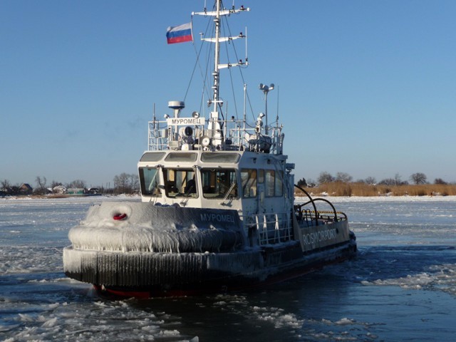 В морском порту Азов с 13 января установят ледовые ограничения.