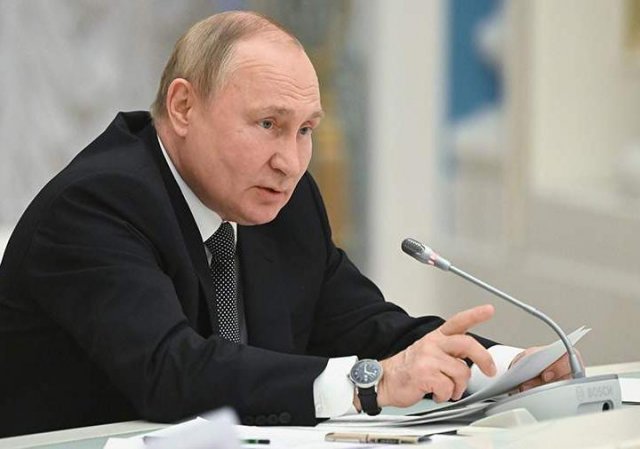 Владимир Путин с 1 июня поднял пенсии на 10%
