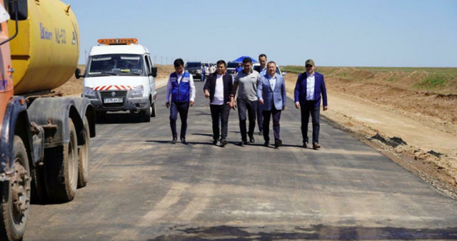 Министр выехал на проверку ремонта дорог в Западном Казахстане