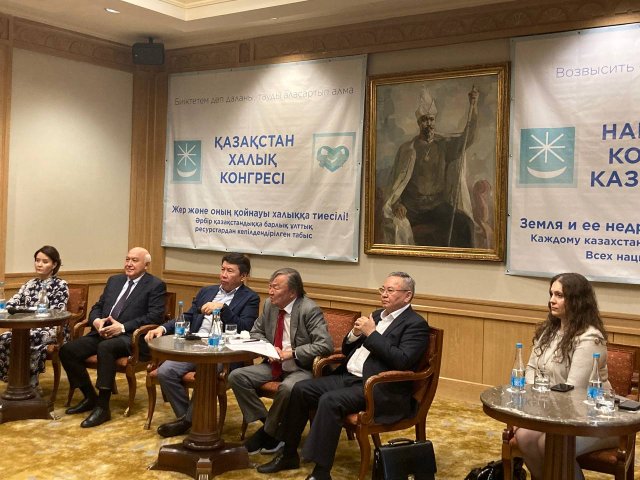 Олжас Сулейменов объявил о возрождении партии «Народный Конгресс Казахстана»