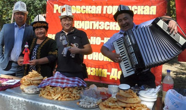 В День России на Театральной площади Южной столицы вкусно угостят