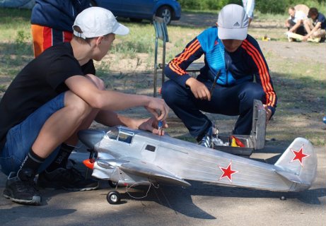 Азовчане заняли 2-е место в Областных соревнованиях по ракетомодельному спорту 