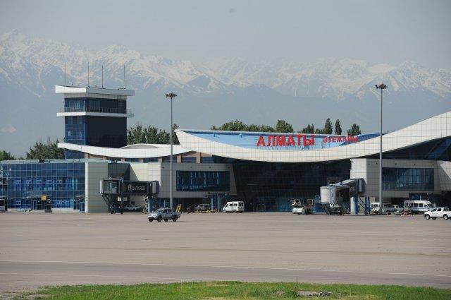 Аэропорт Алматы приостановил заправку транзитных рейсов