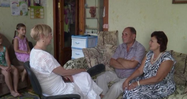 Семейная пара из г. Азова получила памятный знак от Губернатора Ростовской области 
