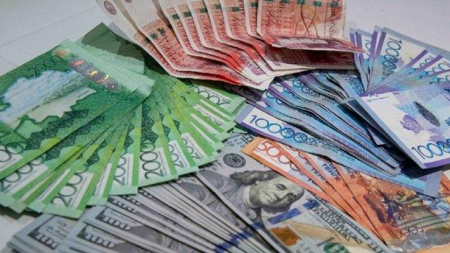 Курсы обмена валюты на 11 июля в обменных пунктах Казахстана