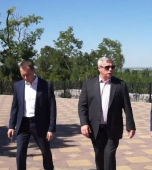 До 20 июля администрация Азова должна сообщить губернатору Василию Голубеву, как можно избавить город от запаха сероводорода