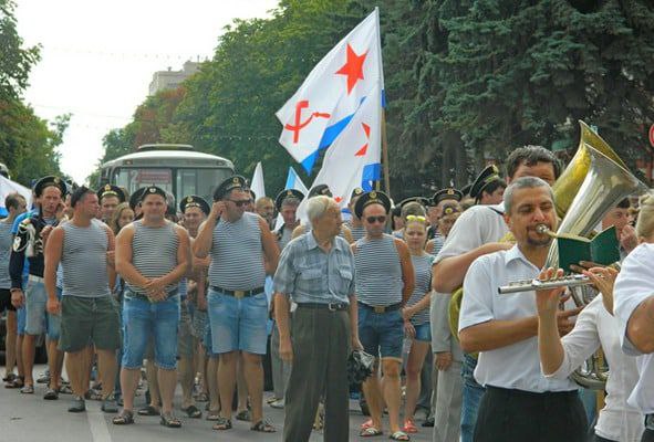 В День военно–морского флота России главным мероприятием в Азове станет парадный марш моряков и ветеранов.