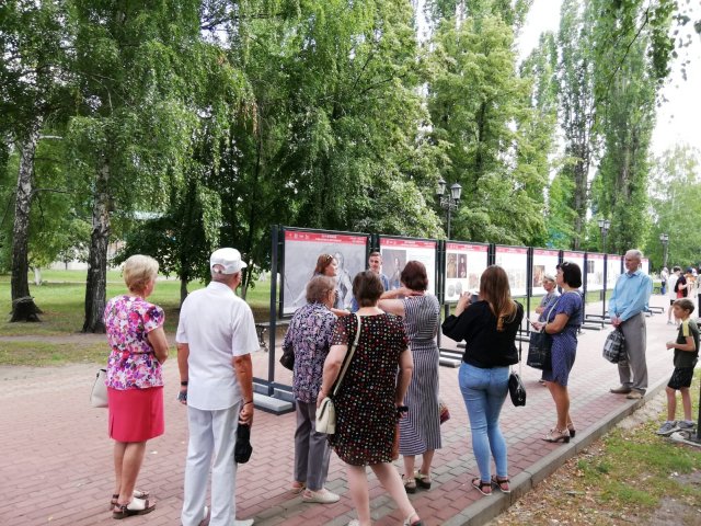 В парке Юбилейный открылась выставка к 350-летию со дня рождения Петра Великого