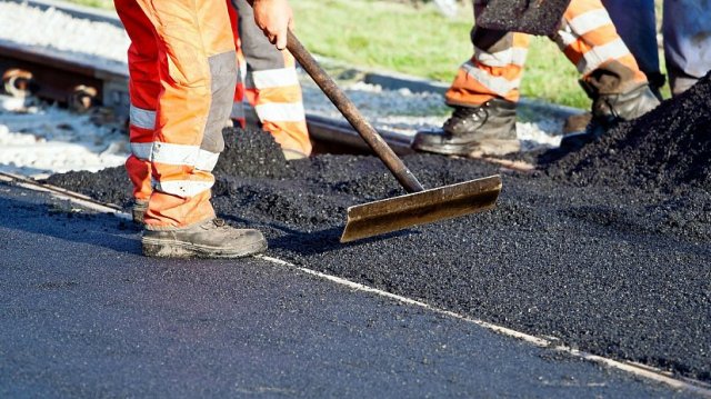 В ближайшее время в Азове будет отремонтировано 23 участка дорог