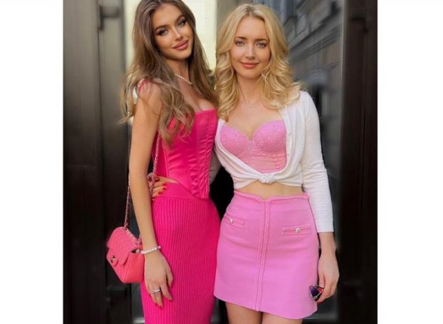  «Мисс Россия» из Азова показала поклонникам фото с мамой
