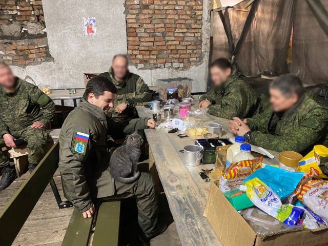 Фото новости: Губернатор ЯНАО Дмитрий Артюхов встретился с командирами и личным составом батальона «Ямал» в зоне СВО