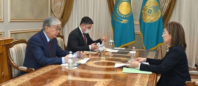 Фото новости: Токаеву рассказали о мерах по снижению закредитованности казахстанцев