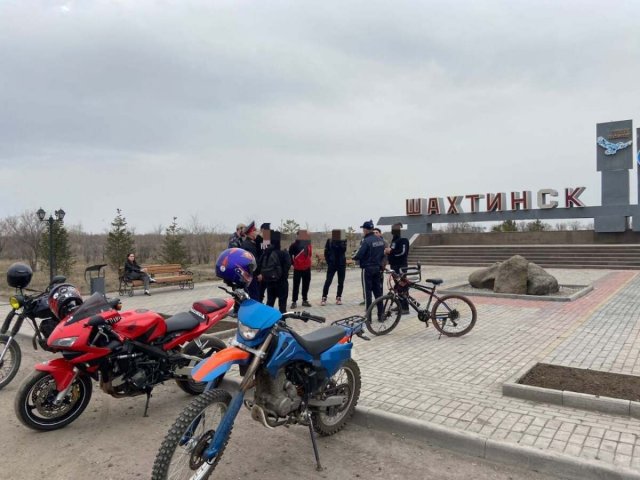 Двух пьяных мотоциклистов выявили в Карагандинской области