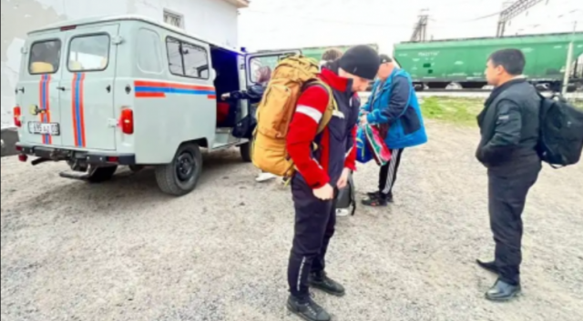 Из рейсового автобуса "Екатеринбург – Караганда" эвакуировали 10 человек