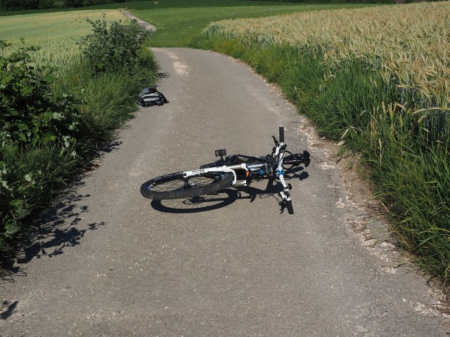 Столкновение несовершеннолетних: в Октябрьском 10-летний водитель квадроцикла сбил 9-летнего велосипедиста