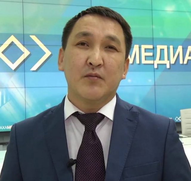 Перечислили на счета подставной фирмы 13 млн рублей для покупки сувениров, а затем обналичили и украли.