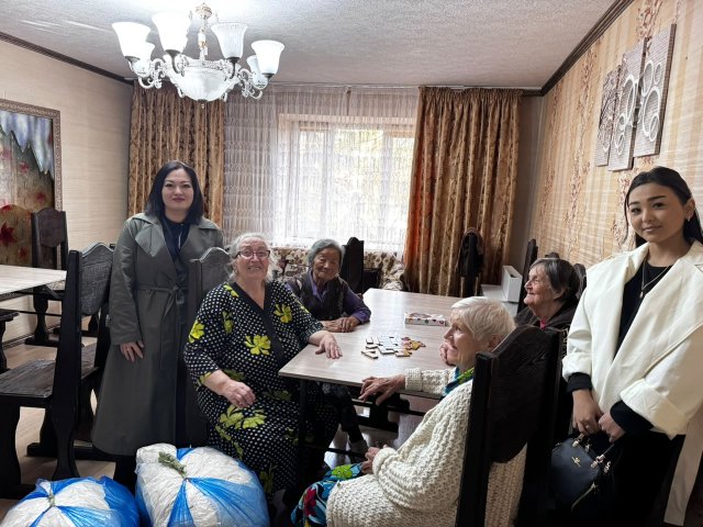 С теплом и любовью к старшему поколению